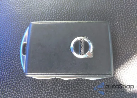 2024 Volvo Xc60 B5 Plus Dark Theme from USA, damaged, VIN YV4L12RL2R1750636